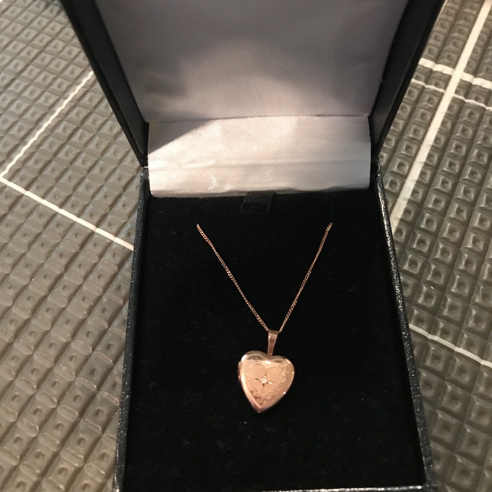 9ct Rose Gold & Diamond Heart Locket Necklace